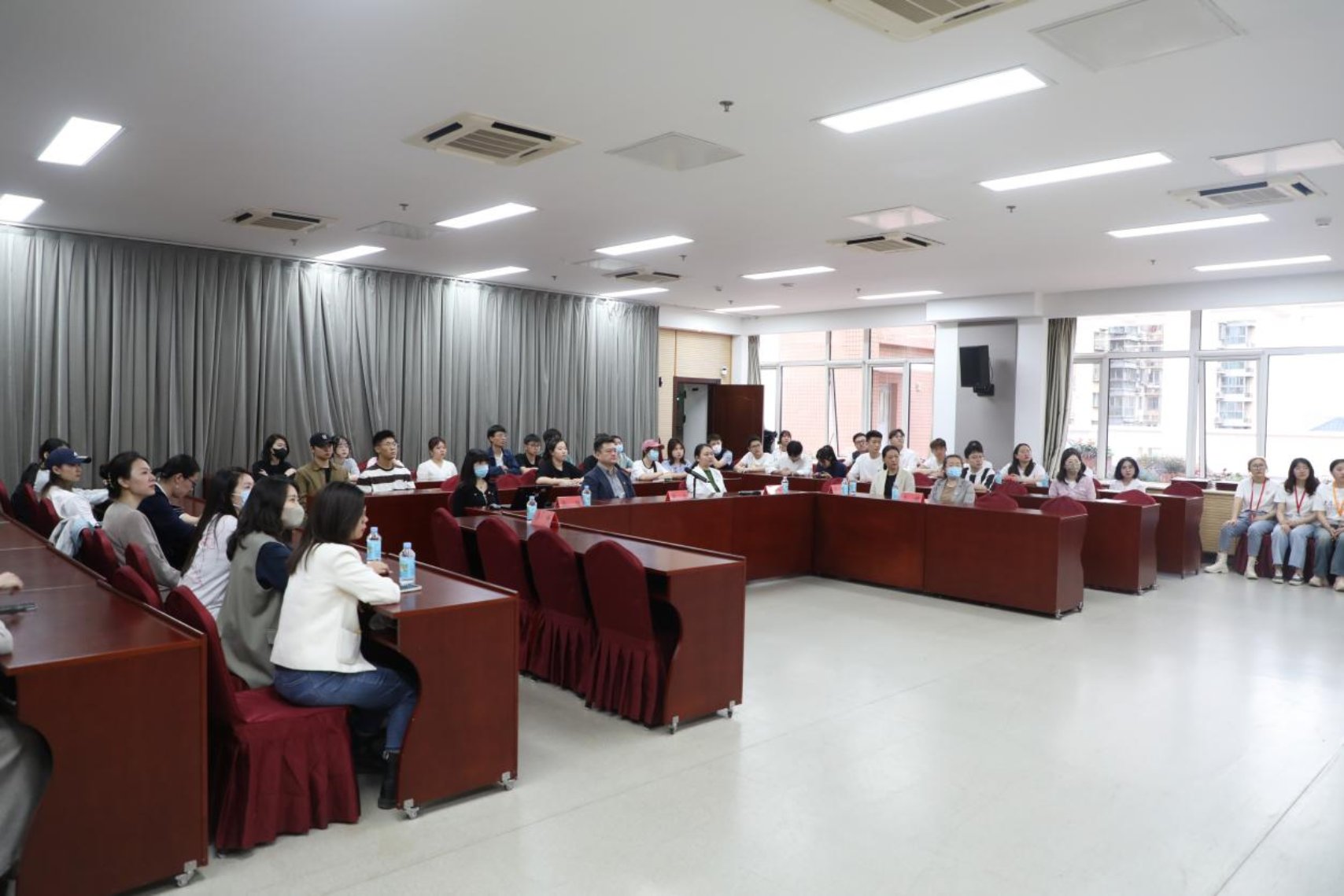 弘揚雷鋒精神，建設(shè)美麗國戲——雷鋒志愿活動分享會成功舉辦